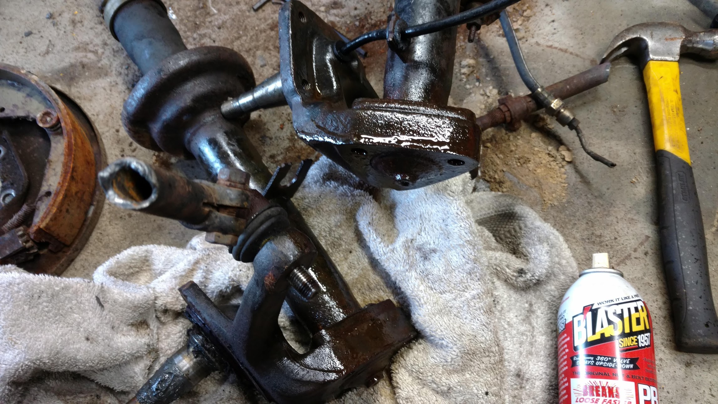 72 1302 Super Beetle Struts