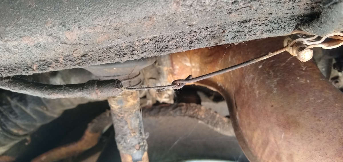 Żuczek - Previous owner "repair" of the heat cable