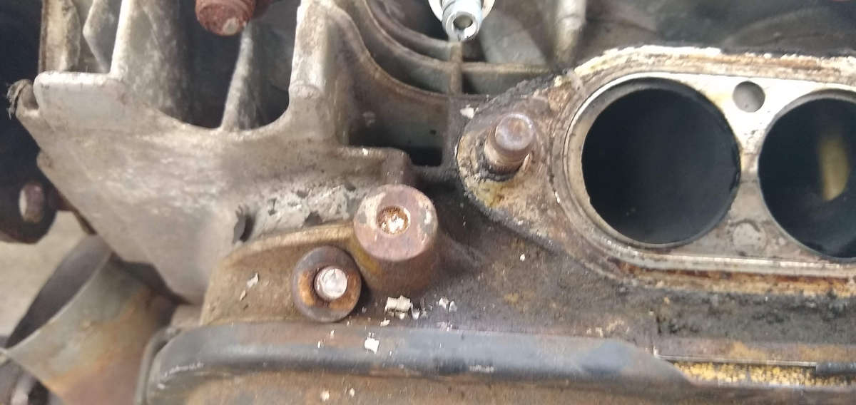 AE Engine - I thought it unscrewed by I actually broke it