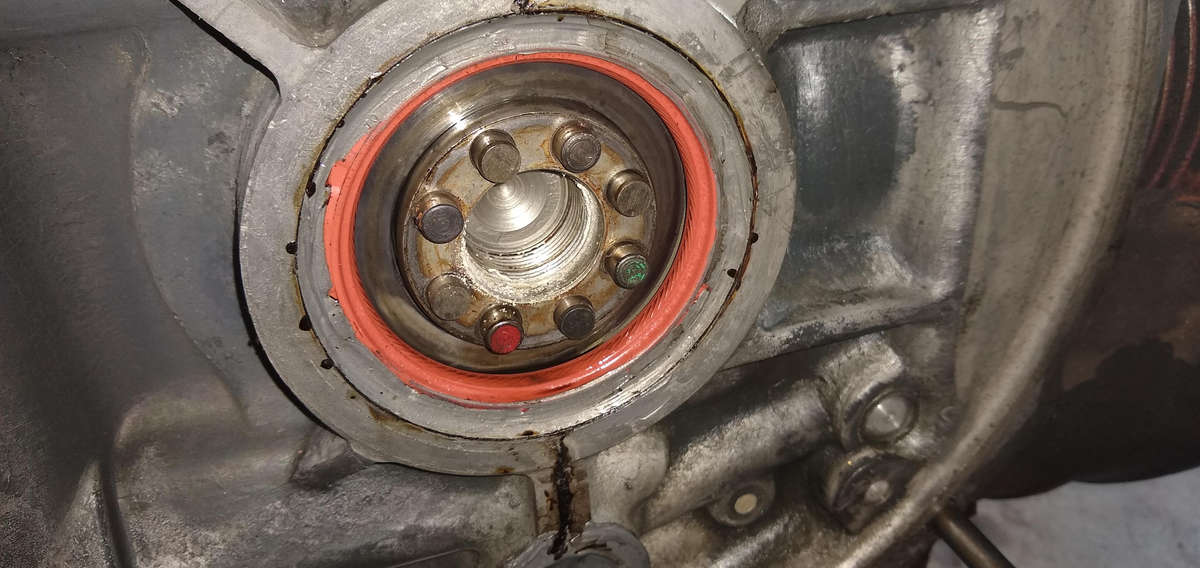 AE Engine - Main seal has caulk as well.