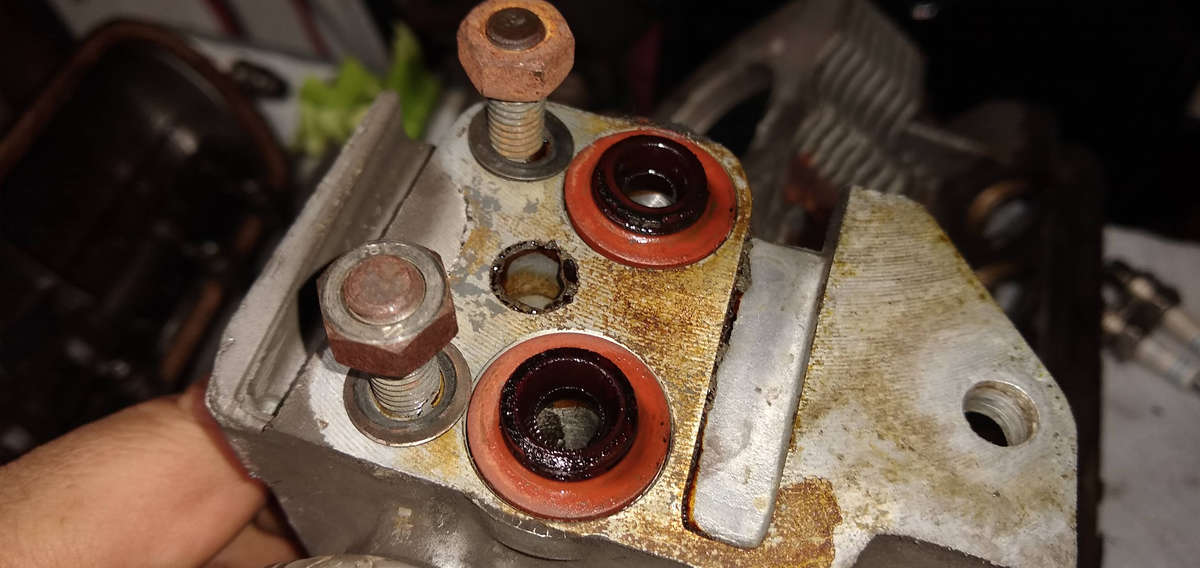 AE Engine - I've never seen the red seals so black