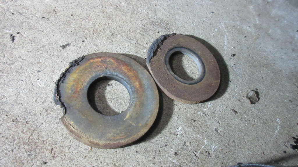 1979 VW Beetle - Driver Side Rear IRIS Pivot Bolt Washers