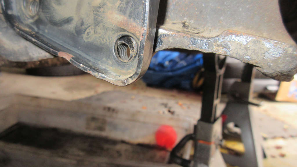 1979 VW Beetle - Spring plate cover / stop