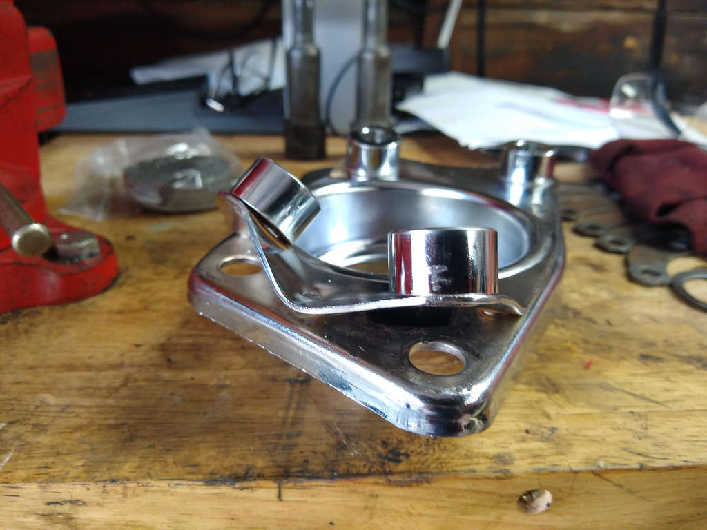 1979 VW Beetle - Aftermarket Spring Plate cover
