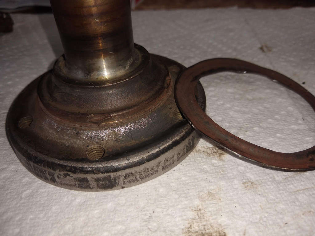 1979 VW Beetle - Removed the flange from oil slinger from the stub axle