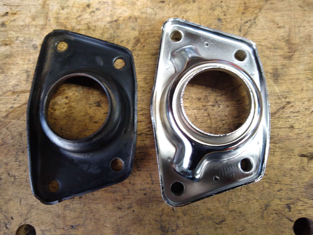 1979 VW Beetle - Spring Plate cover - Original versus aftermarket