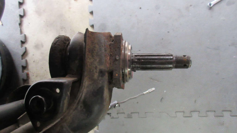 1979 VW Beetle - Bearing Hub and Stub Axle