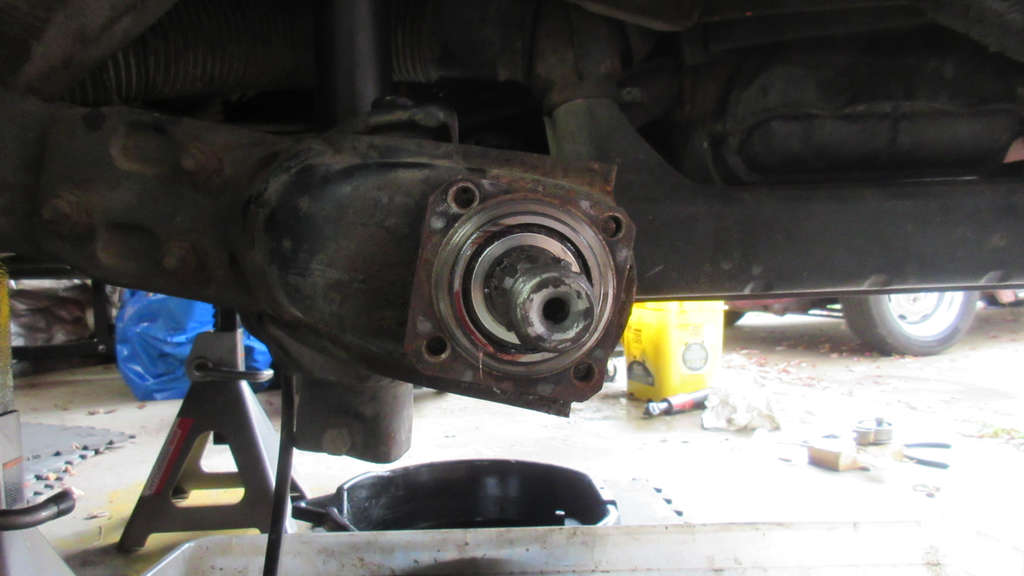 1979 VW Beetle - Bearing Hub and Stub Axle