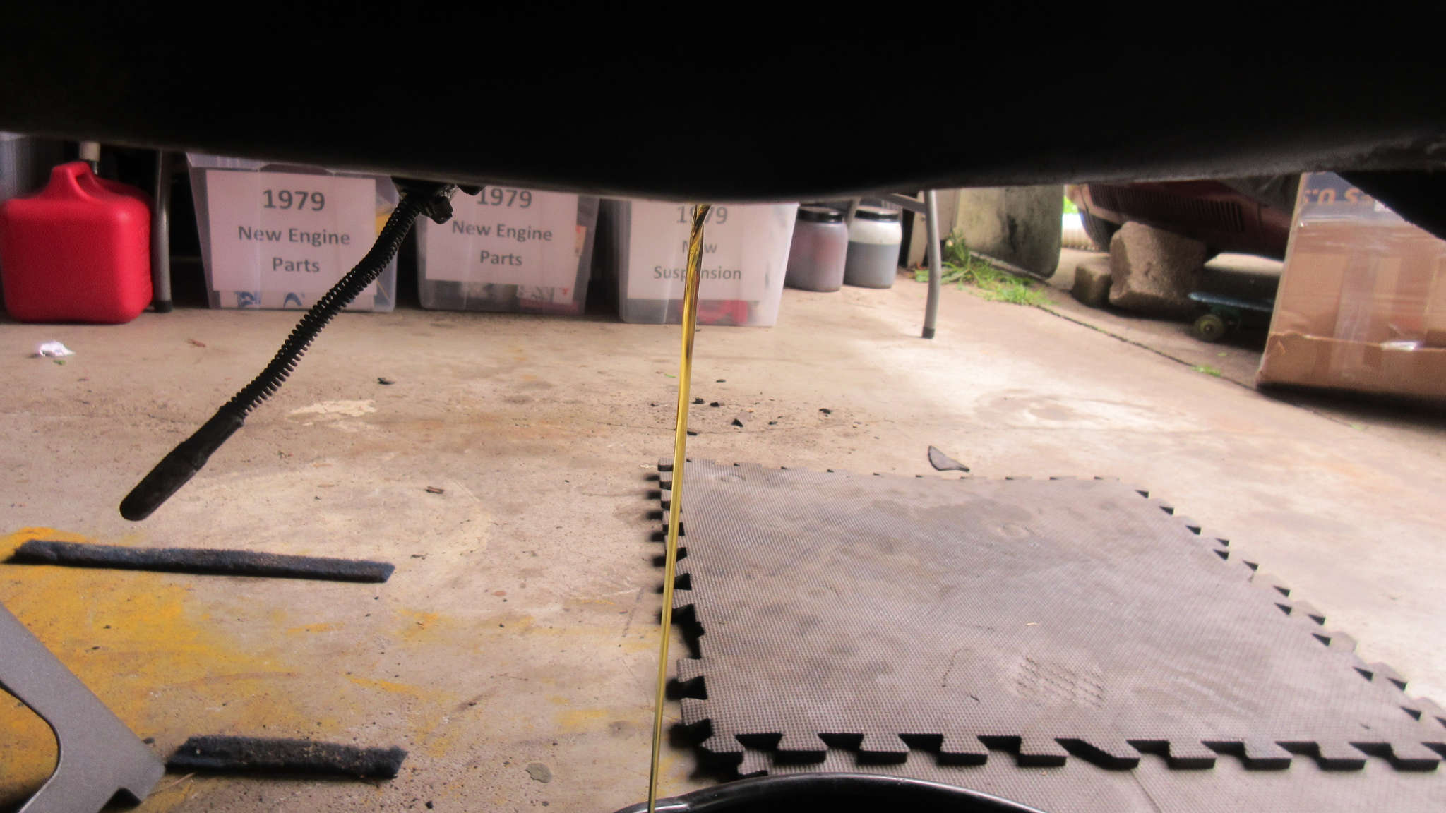1979 VW Beetle - Draining the gear oil