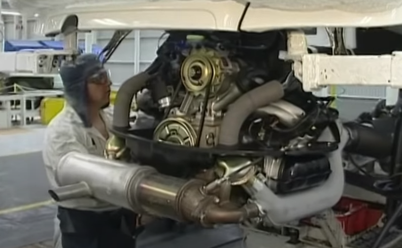 VW Factory Puebla, Mexico Type 1 1600i FI engine install