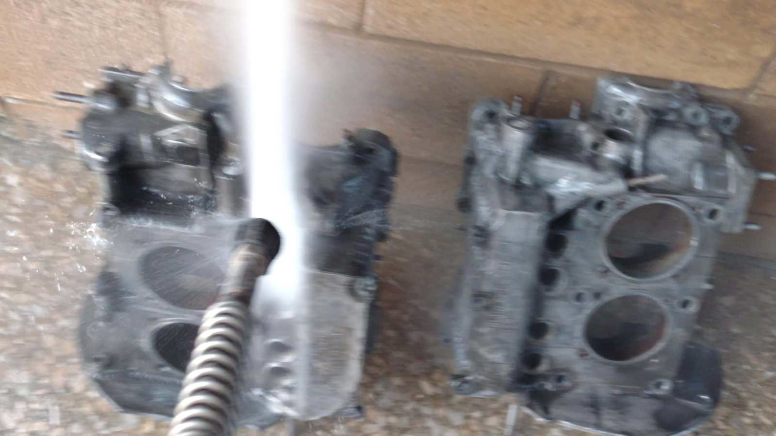 AH Engine - Detail block cleaning at the carwash