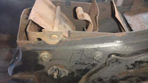 AH Engine - Fan shroud thermostat flaps