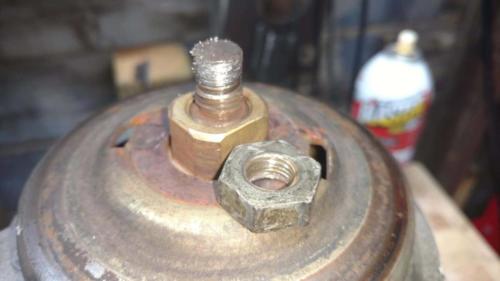 AH Engine - damaged alternator bolt