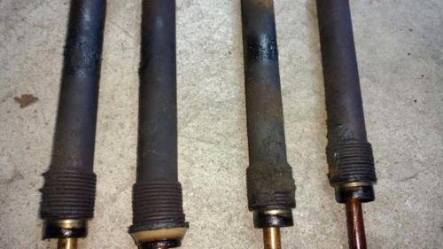 AH Engine - Filthy push rod tubes