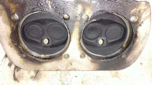 AH Engine - Cylinder carbon and evidence of leaking