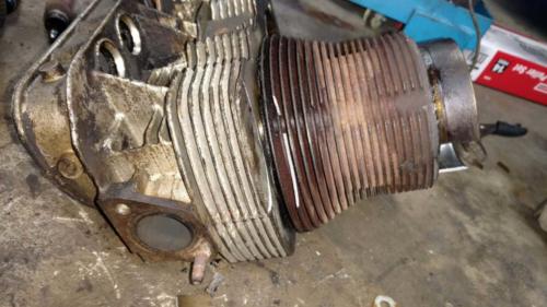 AH Engine - Cylinder broke at removal