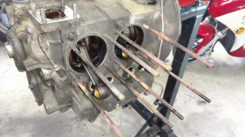 AH Engine - Pistons removed