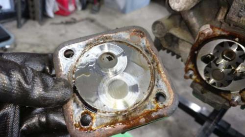 AH Engine - Oil pump plate wear