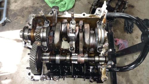 AH Engine - Case internals