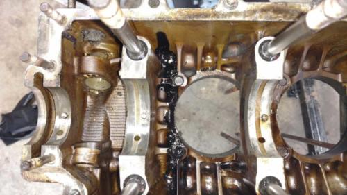 AH Engine - So much oil sludge