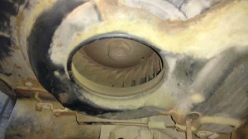 AH Engine - Fan in fan shroud